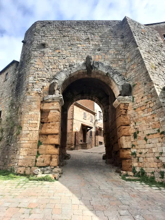 Volterra, Porta dell'Arco