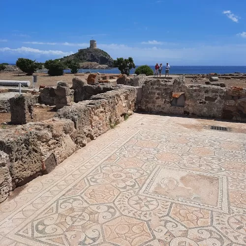 Nora, luogo di incontro tra civiltà antiche del Mediterraneo